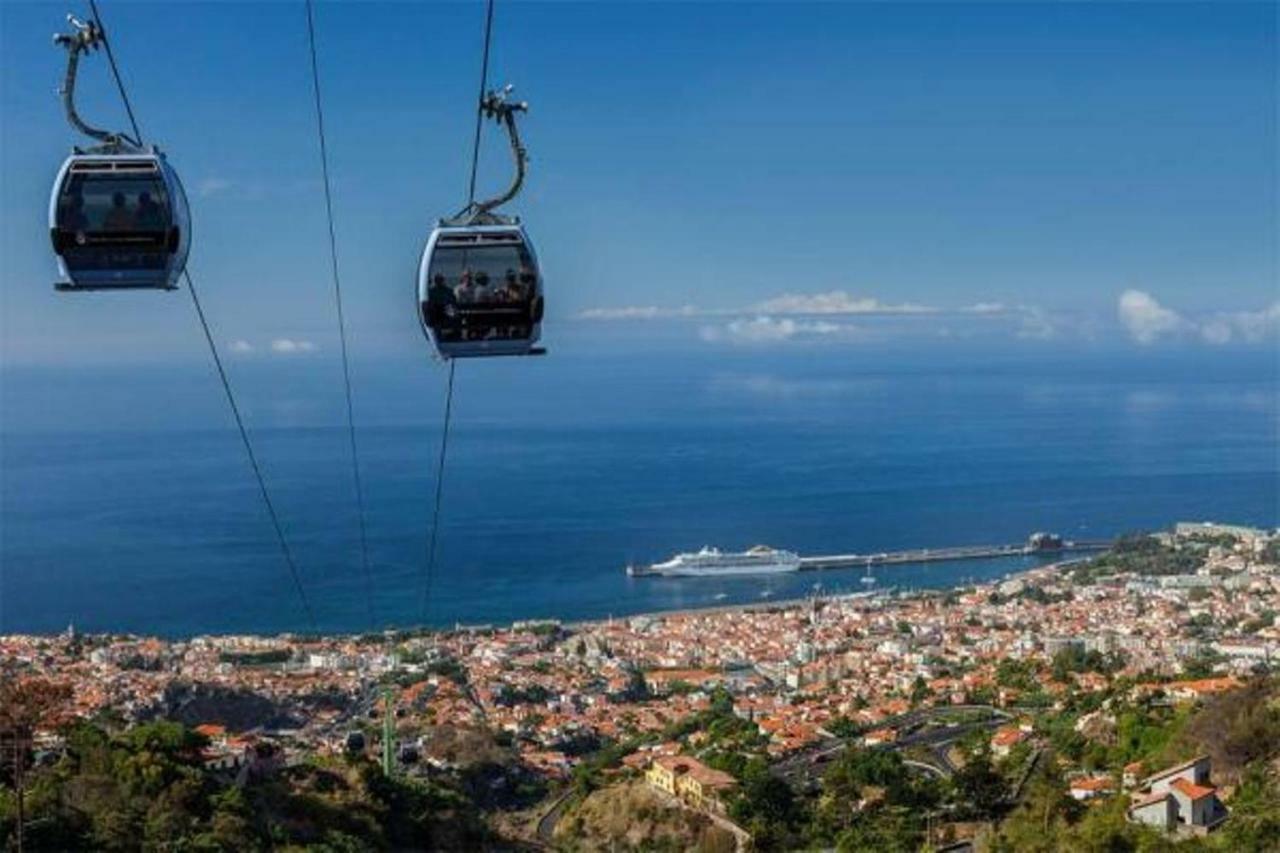 Gardens Place * Funchal (Madeira)