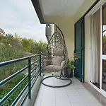 75m² studio Appartement, met 1 privé badkamer in Sao Martinho
